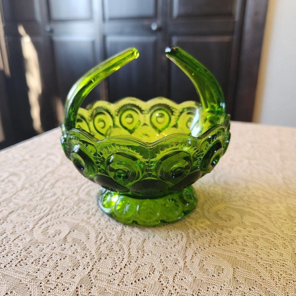 L.E. Smith Other - L.e. Smith moon and stars pattern basket, green glass, open handle basket